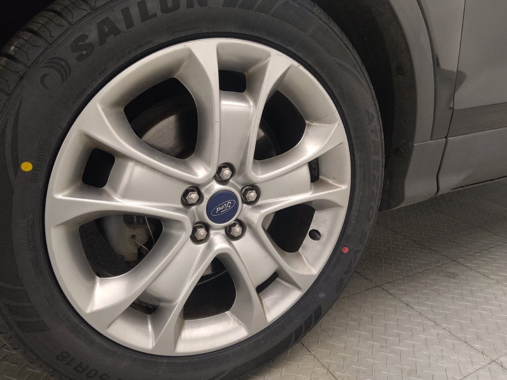 Used 2015 Ford Escape Titanium FWD image 31