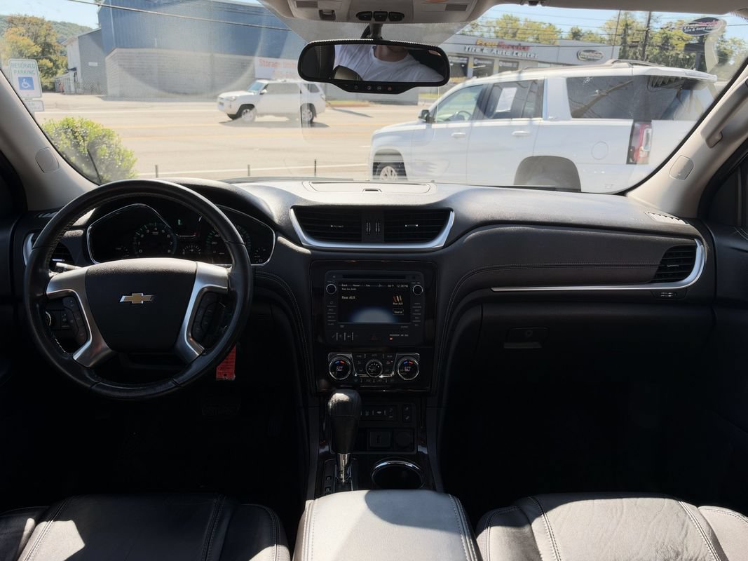 Used 2015 Chevrolet Traverse LT FWD image 20