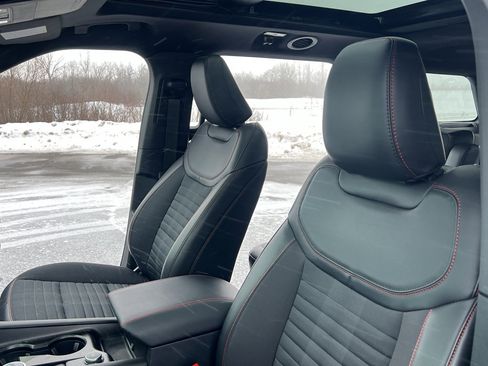 Used 2025 Ford Explorer ST-Line w/ Premium Package image 18