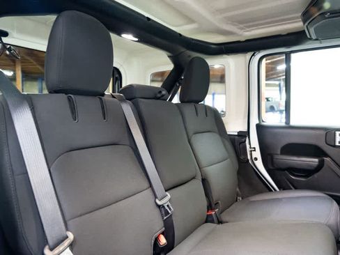 Used 2023 Jeep Wrangler Unlimited AWD/4WD image 29