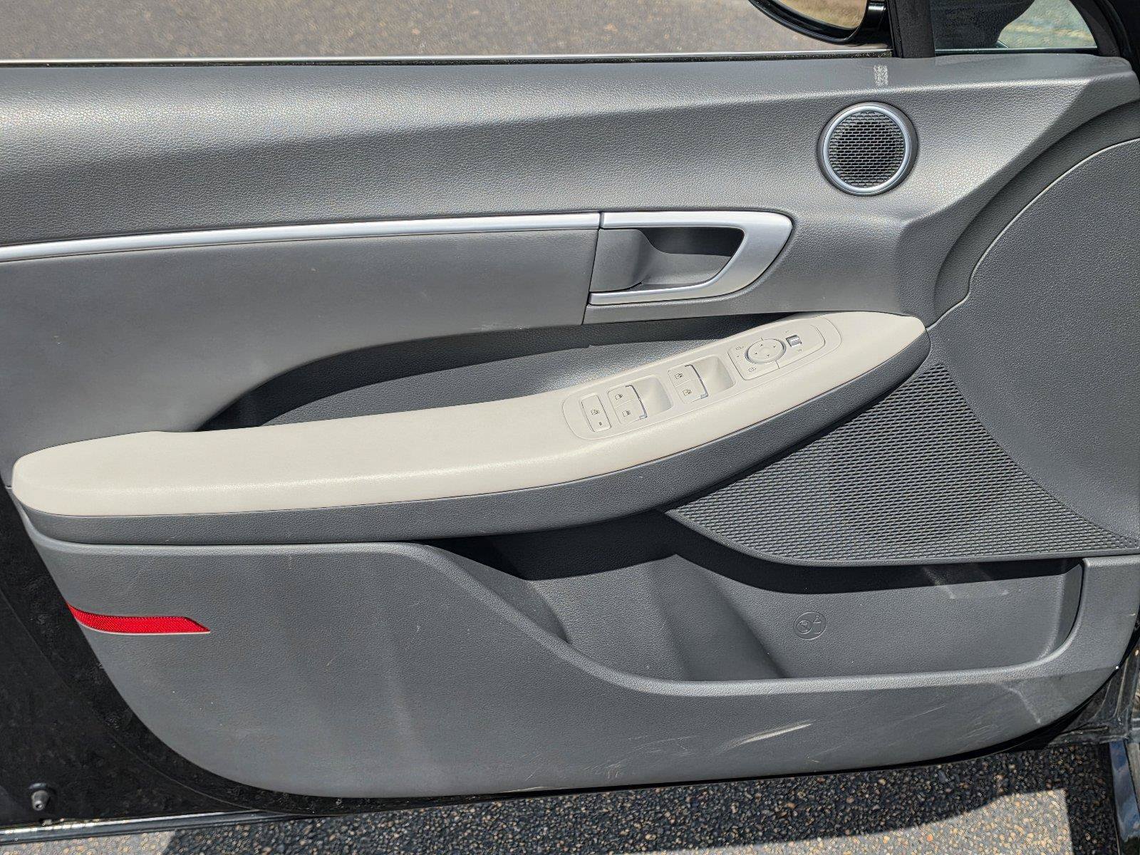 Used 2025 Hyundai Sonata SEL FWD image 14