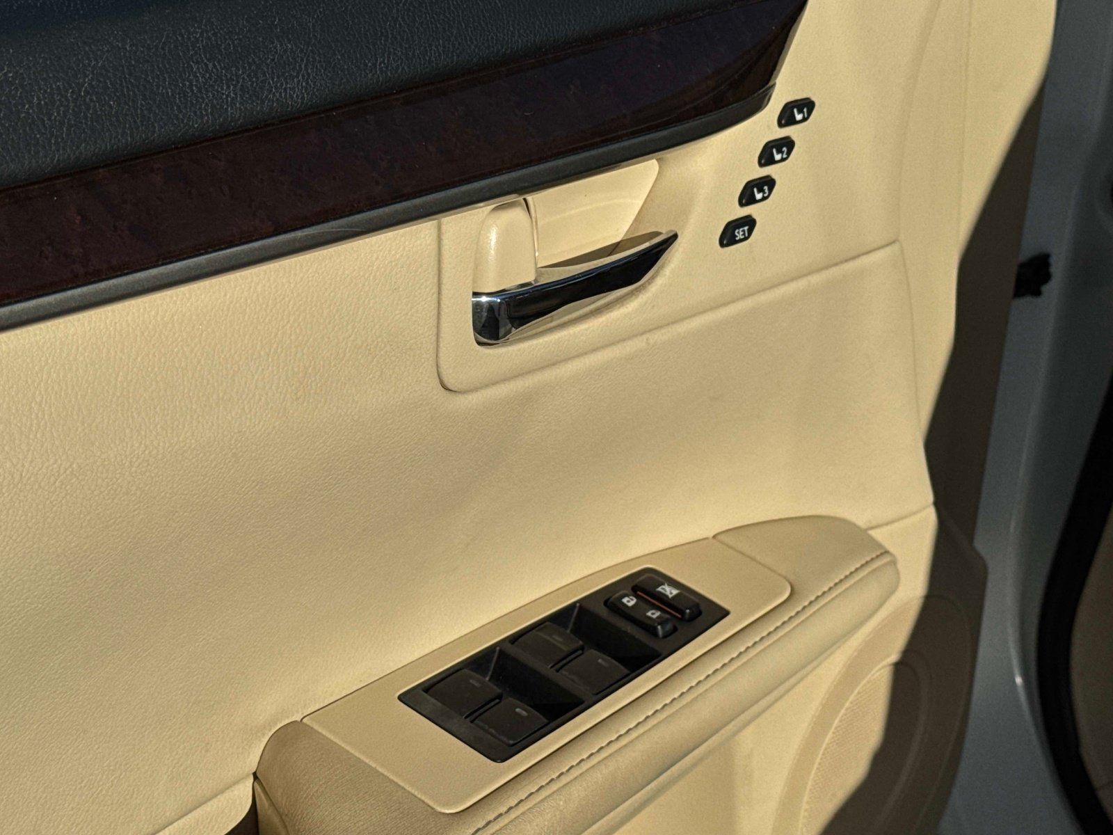 Used 2015 Lexus ES 350 w/ Luxury Package FWD image 18