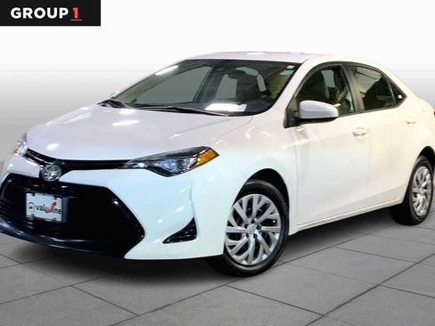 Used 2017 Toyota Corolla LE image 1