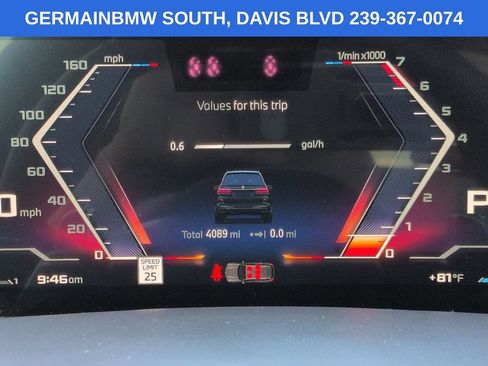 Used 2025 BMW X7 M60i AWD/4WD image 31