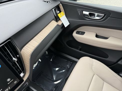 New 2026 Volvo XC60 B5 Core w/ Climate Package image 26