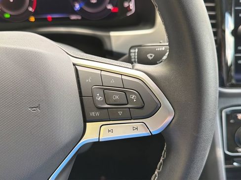 Used 2022 Volkswagen Atlas Cross Sport SE w/ Panoramic Sunroof Package FWD image 25