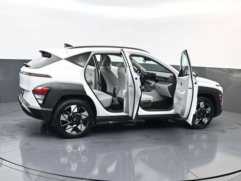 Certified 2025 Hyundai Kona SEL FWD image 28
