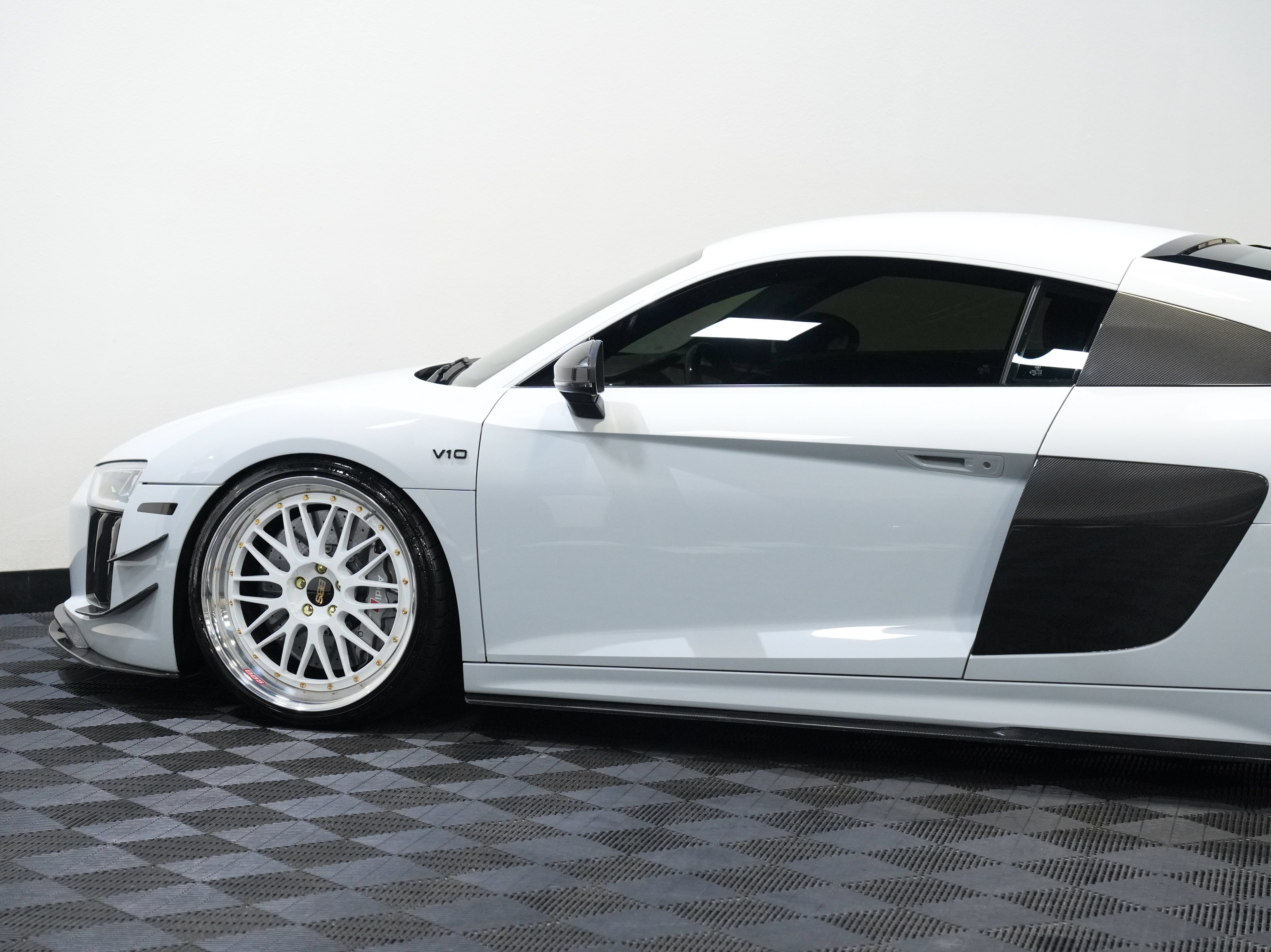 Used 2017 Audi R8 V10 plus AWD/4WD image 25