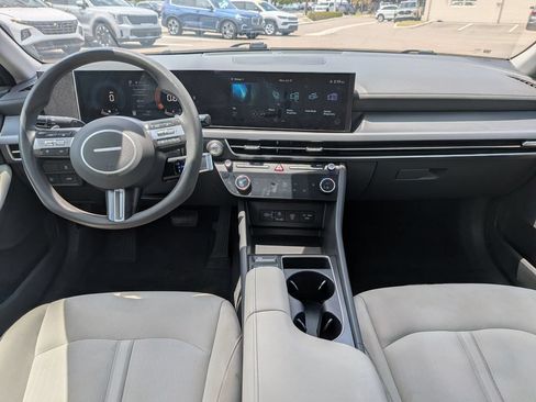Used 2025 Hyundai Sonata SEL AWD/4WD image 15
