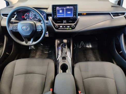 Used 2022 Toyota Corolla LE image 6