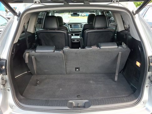 Used 2019 Toyota Highlander SE AWD/4WD image 33