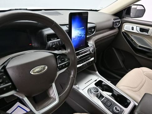 Used 2023 Ford Explorer Platinum w/ Technology Package image 25