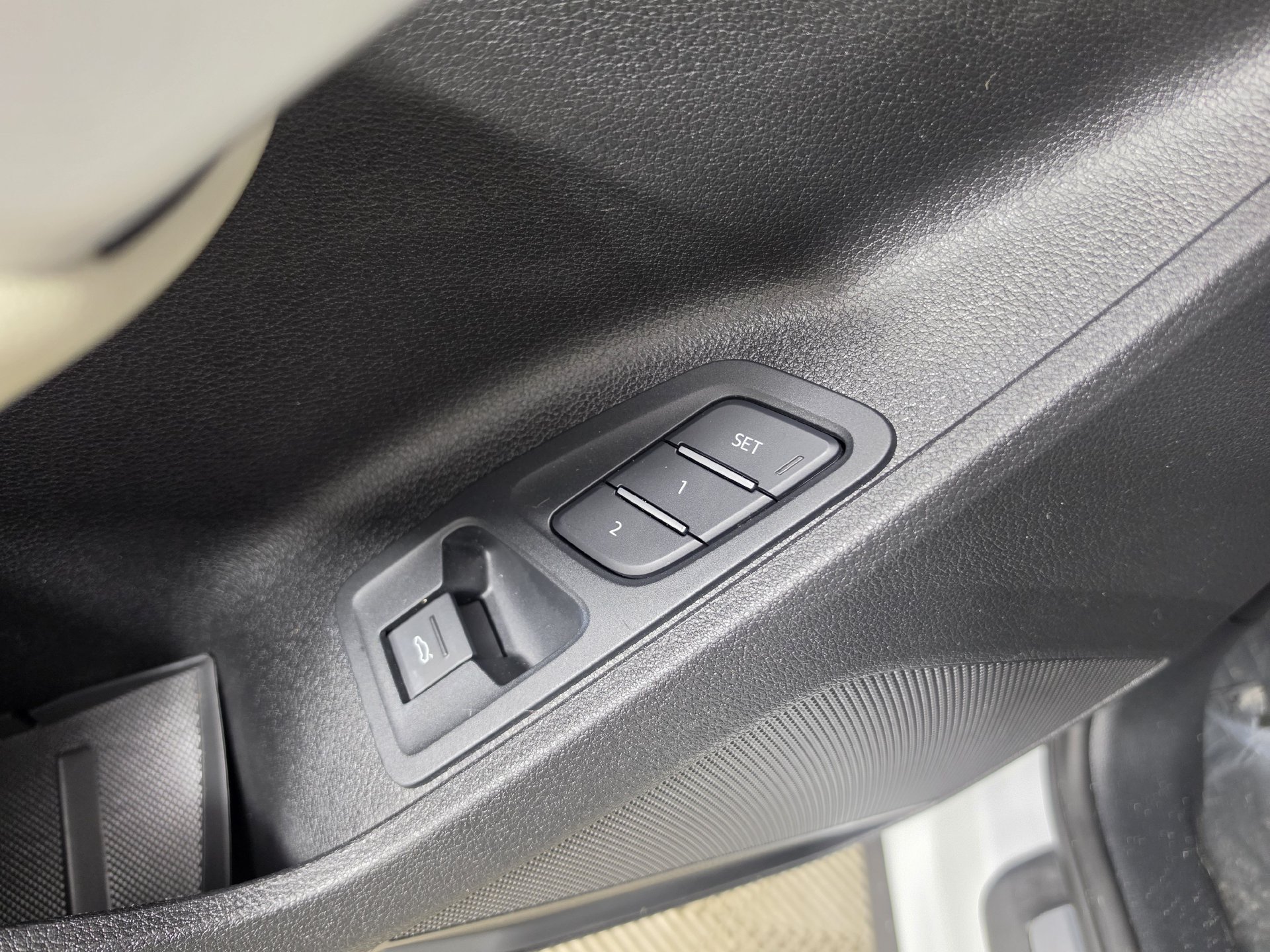 Used 2025 Audi Q3 2.0T Premium AWD/4WD image 7