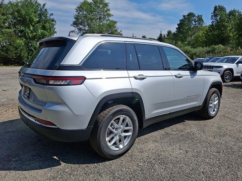 New 2025 Jeep Grand Cherokee Laredo X w/ Luxury Tech Group I image 4