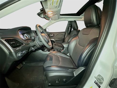 Certified 2022 Jeep Cherokee Limited image 17