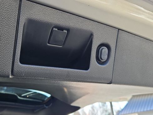 Used 2017 Cadillac Escalade ESV Platinum image 43