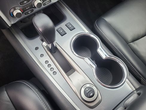 Used 2018 Nissan Pathfinder SL image 19