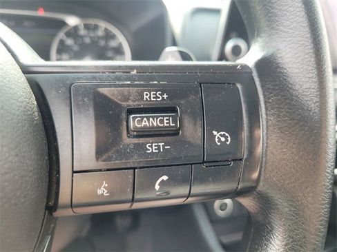 Used 2023 Nissan Rogue S image 22