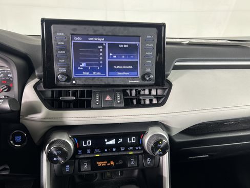 Used 2022 Toyota RAV4 XLE Premium image 25