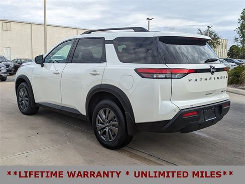 Used 2022 Nissan Pathfinder SV image 8