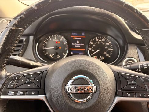 Used 2020 Nissan Rogue SV FWD image 27