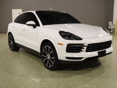 Used 2021 Porsche Cayenne Coupe AWD/4WD image 1
