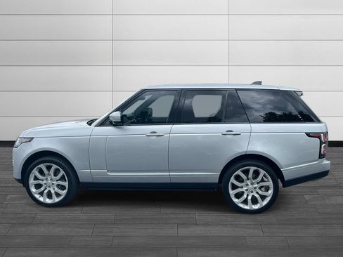 Used 2018 Land Rover Range Rover Supercharged image 2