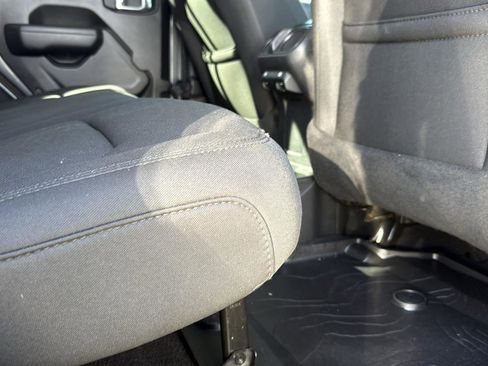 Used 2022 Jeep Wrangler Unlimited Sport S image 27