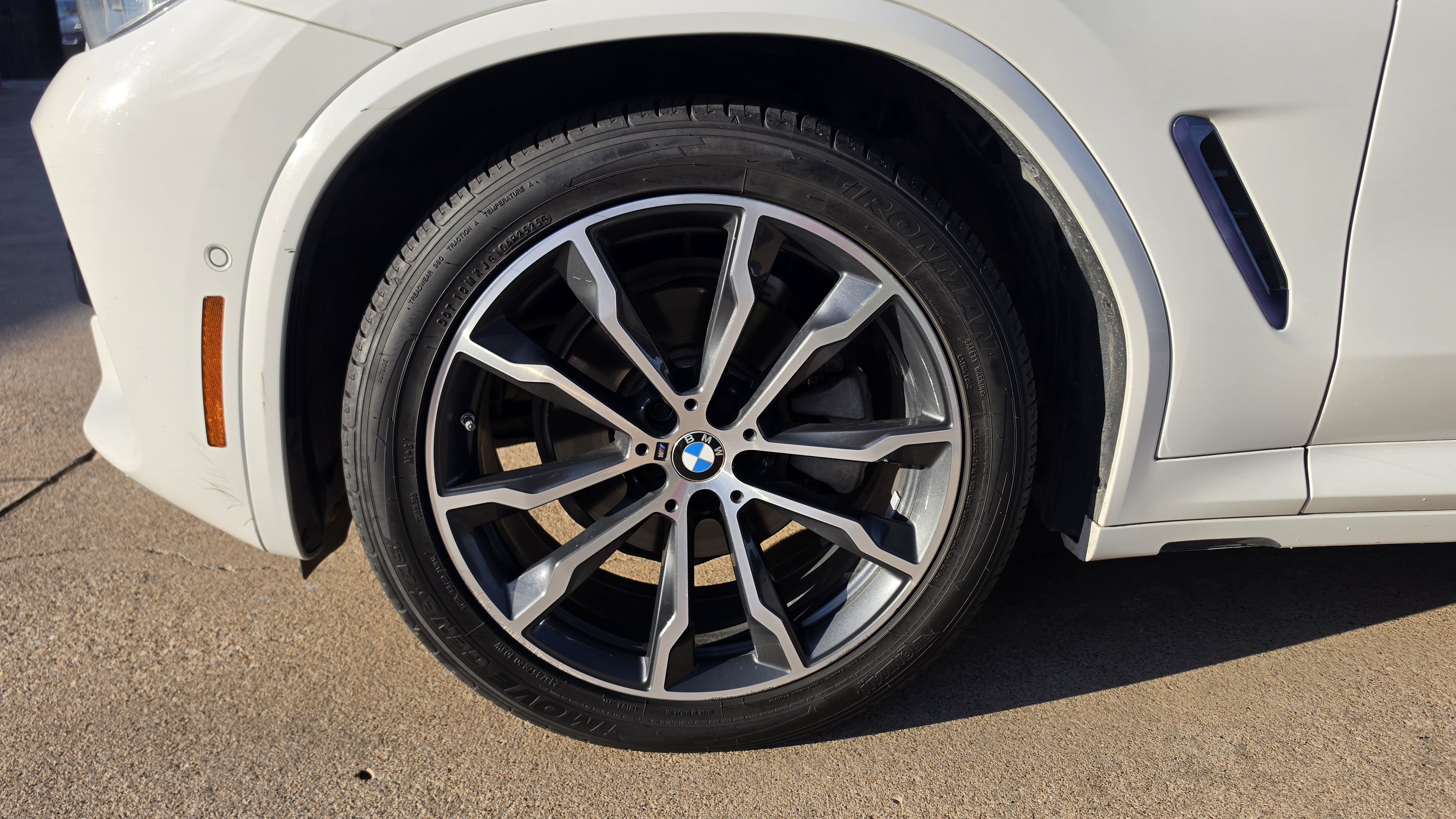 Used 2019 BMW X4 xDrive30i w/ Executive Package AWD/4WD image 13