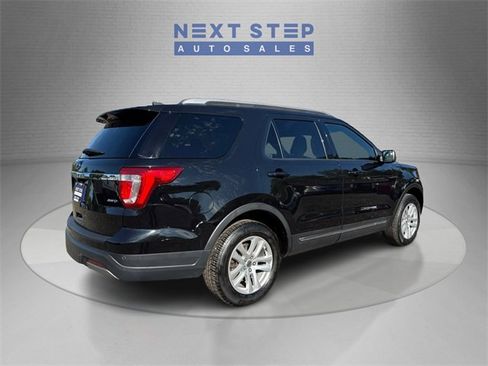 Used 2019 Ford Explorer XLT w/ Class III Trailer Tow Package image 8