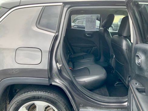 Used 2019 Jeep Compass Latitude w/ Popular Equipment Group AWD/4WD image 22