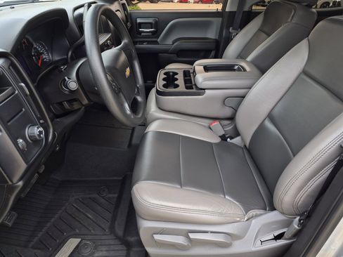 Used 2018 Chevrolet Silverado 1500 Custom w/ Custom Value Package image 12