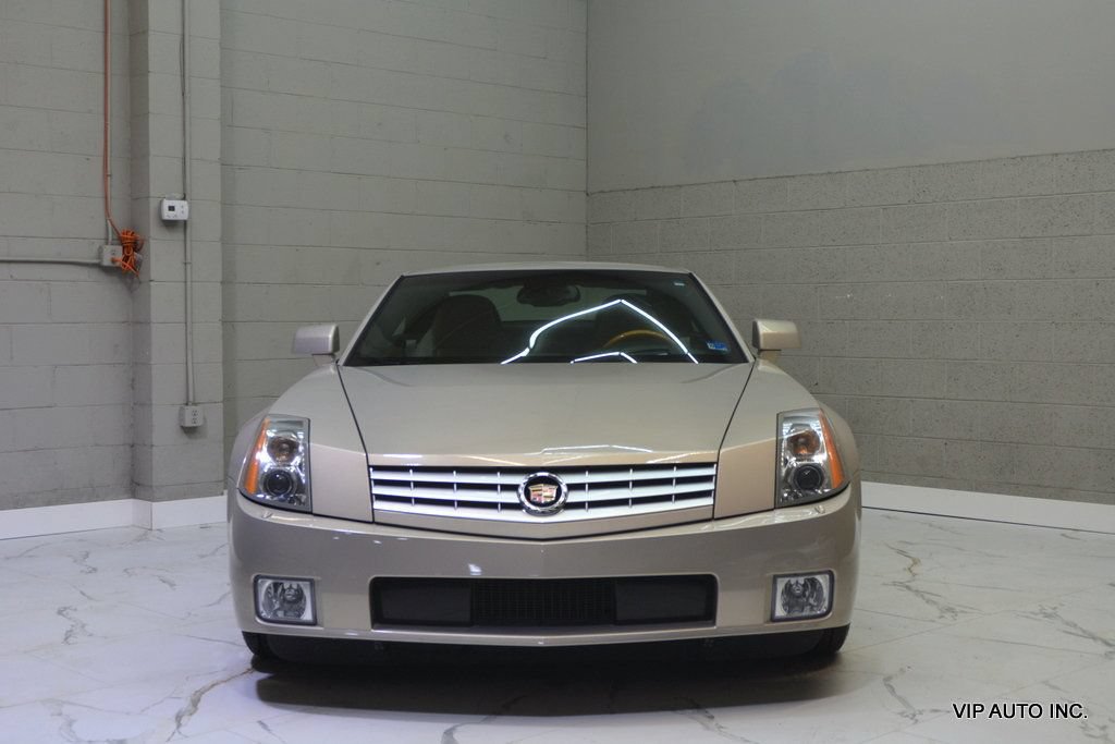 Used 2006 Cadillac XLR RWD image 26