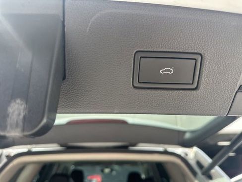 Used 2023 Volkswagen Atlas SE FWD image 43