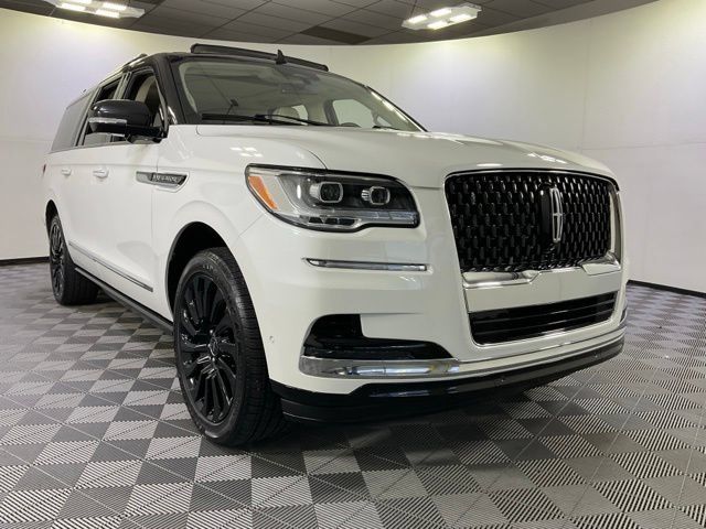 Used 2022 Lincoln Navigator L Black Label AWD/4WD image 42