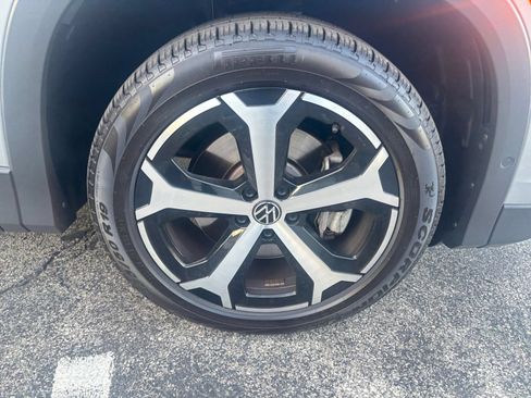 Used 2026 Volkswagen Tiguan SE AWD/4WD image 31