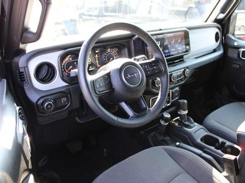 Used 2026 Jeep Wrangler Unlimited Sport AWD/4WD image 15