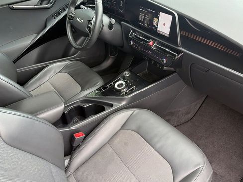 Used 2023 Kia Niro Wind FWD image 15