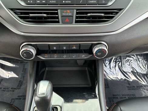 Used 2024 Nissan Altima 2.5 SR FWD image 20