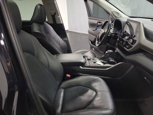 Used 2020 Toyota Highlander Limited AWD/4WD image 23
