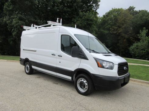 Used 2019 Ford Transit 250 148 Medium Roof RWD image 4