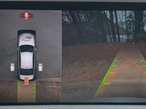 Used 2019 BMW 750i xDrive w/ M Sport Package image 24