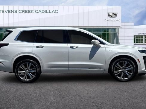 Used 2020 Cadillac XT6 Premium Luxury AWD/4WD image 2