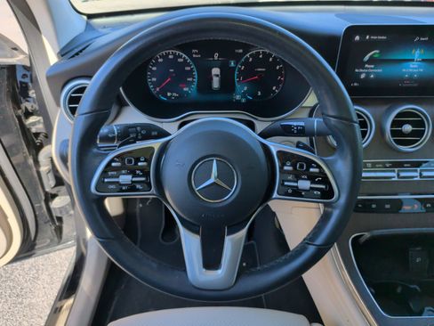 Used 2020 Mercedes-Benz GLC 300 image 17