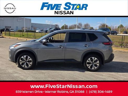 Used 2023 Nissan Rogue SV w/ SV Premium B Package image 4