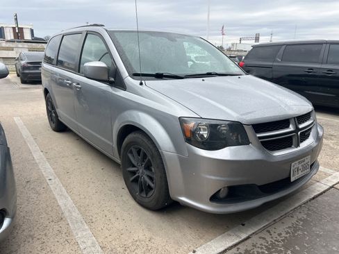 Used 2019 Dodge Grand Caravan GT image 3
