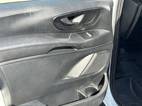 Used 2023 Mercedes-Benz Metris image 14