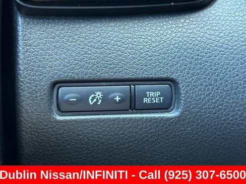 Used 2017 Nissan Rogue Sport SV AWD/4WD image 41