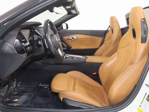 Used 2020 BMW Z4 sDrive30i w/ Convenience Package image 10