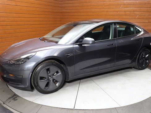 Used 2023 Tesla Model 3 Standard Range RWD image 7